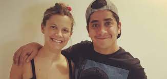 Tal y como el protagonista de edificio corona lo reveló durante una entrevista con lun, la propuesta se llevó a cabo durante un evento familiar, mientras él estaba disfrazado de payaso. Se Casa La Tierna Manera En Que Fernando Godoy Le Pidio Matrimonio A Su Pareja