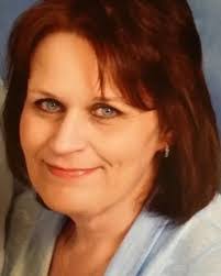 Lisa Hakes's Instagram, Twitter & Facebook