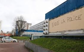 Un policier mis en examen pour viol, les 3 autres pour violences volontaires. Aulnay Sous Bois Un An Apres L Affaire Theo La Police Reste L Ennemie