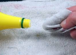 Flecken Von Hellem Teppich Entfernen Mit Zitronensaft Teppich Entfernen Putz Hacks Rotweinflecken