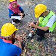 A) bacaan yang pertama direkodkan (z1). Pelajar Sedang Melakukan Amali Kolej Komuniti Segamat Facebook