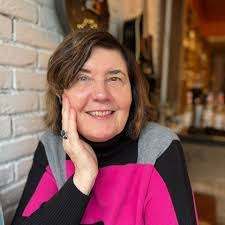 Dara Higgins's Instagram, Twitter & Facebook