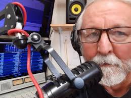 A voice in the darkness: Volunteer radio station eases fears as wildfire  nears remote Mendocino County town