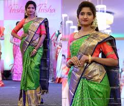Extend the colour theme through to your accessories and don't forget. 12 Outstanding Color Combinations To Try With Green Dresses Keep Me Stylish