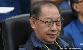 Mengulas lanjut, razali yang merupakan ahli majlis tertinggi (mt) bersatu berkata, pelantikan hajiji daripada parti. Malaysiakini Kitingan Letak Jawatan Timbalan Menteri