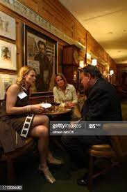 Neben ihrem studium in politikwissenschaft, geschichte und sozialpsychologie in münchen arbeitete anja reschke ab 1993 fünf jahre als freie reporterin beim. Pin Auf Sexy Beine