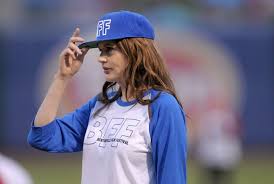Ernesto di stefano photography/getty images. 6 A League Of Their Own Castmates To Join Geena Davis For Arvest Ballpark Game