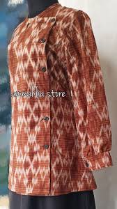 Jika rok batik panjang pada poin nomor satu dihadirkan dalam bentuk karet yang nyaman, rok batik yang wajib kamu coba selanjutnya memiliki model kancing yang berderet pada bagian depan. Ammahlia Store Gamis Batik Kerja Model Kancing Samping Uk S M L 300rb Uk Xl 320rb Uk Xxl 340rb Langsung Wa Ke 085607691510 Atau Klik Link Wa Http Bit Ly Waammahlia Facebook