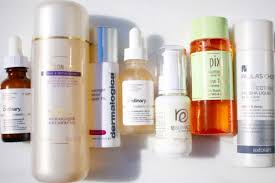 Meski terlihat aman, ada beberapa produk apabila jenis kulitmu berminyak, maka risiko timbulnya jerawat dan komedo akan lebih besar. 7 Produk Skincare Wajib Menjelang Usia 30 An Belum Terlambat Cegah Tanda Tanda Penuaan