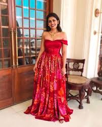 That is why if you do not mind going a little pink and introducing some flowers into your look, this gorgeous floral pink dress may be your best option here. 46 Sri Lankan Wedding Guest Looks Ideas Wedding Guest Looks Wedding Etiquette Wedding Looks