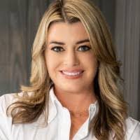 Kim Abbate's Instagram, Twitter & Facebook