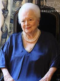 Olivia De Havilland 100 Opens Up About Her Famous Feud With Late Sister Joan Fontaine Olivia De Havilland Gone With The Wind Movie Stars