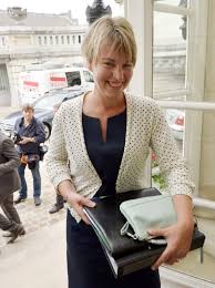 Apache berichtte de vorige jaren over een aantal opmerkelijke beslissingen van joke schauvliege. Pin Op Bekende Belgen