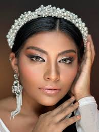 Selling a wedding dress in excellent condition