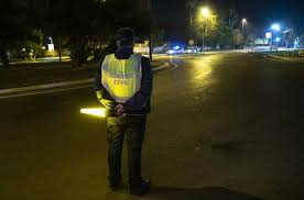 La policía usó gas pimienta para dispersar a. La Region Mantendra Otras Dos Semanas El Toque De Queda Y El Doble Cierre Perimetral Murciaplaza