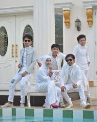 Tik tok, tik tok call me juyy, tik tok slowmo, tik tok 2020, tik tok. Anak Sulungnya Viral Gara Gara Konten Tiktok Ini Kata Ian Kasela Kumparan Com