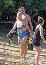 Look back at katy perry and orlando bloom's relationship history, from their early days of dating to their happy engagement. Exclusive No Web Orlando Bloom And Katy Perry Spend Their Christmas Vacation On The Beach In Hawaii With Family Sawfirst