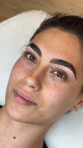 Brow Lamination 💛