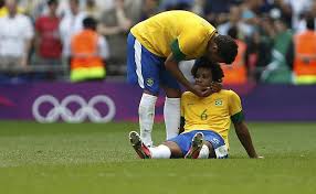 México cae ante brasil y peleará por la medalla de bronce. Brasil X Mexico Final Olimpica 11 08 2012 Esporte Fotografia Folha De S Paulo