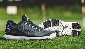 The 2011 pga championship winner rocked michael jordan's 45 sneakers at augusta national. Jordan Flight Runner Golf Sneakerfiles