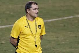 Abel carlos da silva braga, also known as abel braga or just abel during his playing days (born 1 september 1952), is a football manager and a former football player. Internacional Contrata Tecnico Uruguaio Para O Lugar De Abel Braga