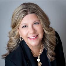 Lesley Cates's Instagram, Twitter & Facebook