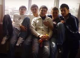Dorian popa este un cântăreț și un actor devenit celebru în 2011, după rolul din serialul pariu cu viața de la pro tv. Cum ArÄƒta Dorian Popa La 15 Ani DiferenÈ›a E UriaÈ™Äƒ Libertatea