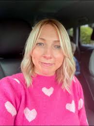 Thank you Emily for providing this space💜 Hi 👋🏼 I'm Lucy, I am a mobile  massage & beauty therapist, offering treatments in the comfort of your home  or holiday home. I have