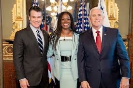 Former vice president mike pence is set to travel to south carolina for his first public comments since leaving office. Datei Vice President Mike Pence Participates In A Ceremonial Swearing In 49347561316 Jpg Wikipedia
