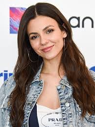 Victoria Justice's Instagram, Twitter & Facebook