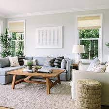This color combo does provide not only a calm atmosphere in the room but also elegant look at the same time. Cream Living Room Walls Design Ideas