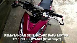 Untuk beat ini saya pasang langsung di saklar bawaan. Cara Membuat Lampu Hazard Pada Motor Beat Lampukita