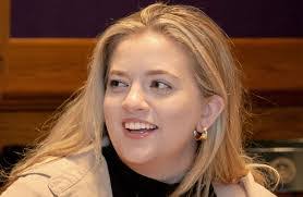 Jennifer Voris's Instagram, Twitter & Facebook