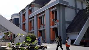 Melalui kanal youtube tina toon tampak sedang kembali beraktivitas untuk bekerja di kantor. Anggota Dewan Sembuh Dari Corona Gedung Dprd Sulteng Kembali Dibuka Bagian 1