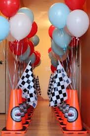 Decoración para el primer año de tu bebé: Ideas De Arreglos De Mesa De Cars Para Fiesta Infantil