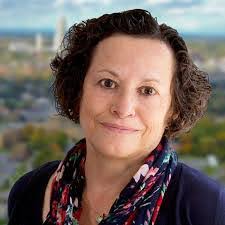 Kelly Vanasse's Instagram, Twitter & Facebook