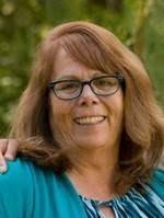 Laura Loesch's Instagram, Twitter & Facebook