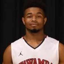 Dee Gates's Instagram, Twitter & Facebook