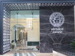 Technische perfektion auch bei den „inneren werten der fliesen. Versace Furnished Apartment Downtown Beirut Beirut Aktualisierte Preise Fur 2021