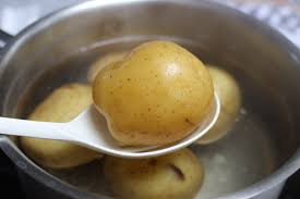 Once you have your ingredients and utensils gathered up it's time to start the. How Long To Boil Potatoes Tipbuzz