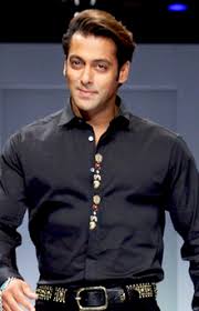 He made his bollywood debut in 1992 with deewana directed by raj kanwar, written by ranbir pushp and sagar sarhadi. Salman Khan And Shahrukh Khan Biography Biography Salman Khan Profile Shahrukh Khan Profile