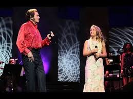 When Engelbert Humperdinck shared the stage with his daughter Louise Dorsey, time seemed to stand still. Their breathtaking 2024 duet in London wasn't just a performance—it was a deeply emotional moment that