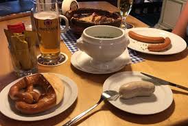 E' una delle ricette tipicamente invernale preparata solitamente con la. Vari Tipi Di Salsiccia Wiener E Weisswurst Bild Von Paulaner Am Alten Postplatz Stuttgart Tripadvisor