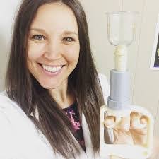 Amanda Varnum's Instagram, Twitter & Facebook