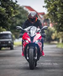 Pin By Guerasebastian On Motorcycle In 2020 Super Bikes Cafe Racer Bikes Sports Bikes Motorcycles