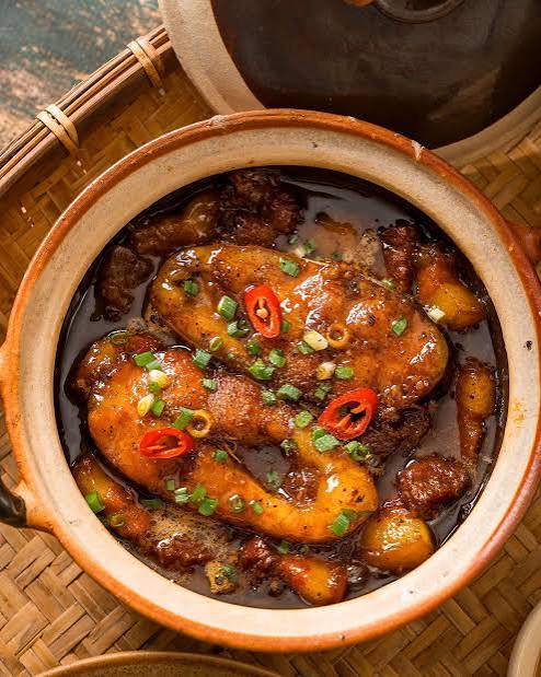 Cá ba sa kho tộ