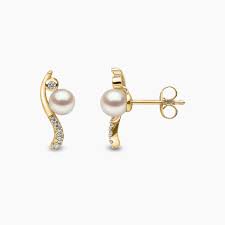 Trend Freshwater Pearl & Diamond Curve Stud Earrings | Yoko London