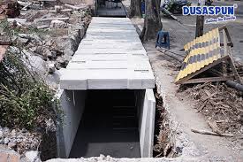 Berikut ini merupakan harga u ditch dari kami sebagai bahan pertimbangan anda dalam perencanaan pembangunan. U Ditch Cover East Jakarta 2019 Dusaspun Pt Duta Sarana Perkasa Reinforced Concrete Pipes Exterior Facade Panels Precast Concrete Indonesia Beton Pracetak Gorong Gorong Beton Produk