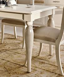 Sedie e tavolo per una cucina chiusa. Arcari Arredamenti Sedie E Tavoli Da Cucina