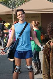 During the gamelet uncomfortably close, actors matt bomer and andrew rannells get 60 seconds to ask each other random questions while getting closer and clos. Bild Zu Matt Bomer Bild Matt Bomer Filmstarts De